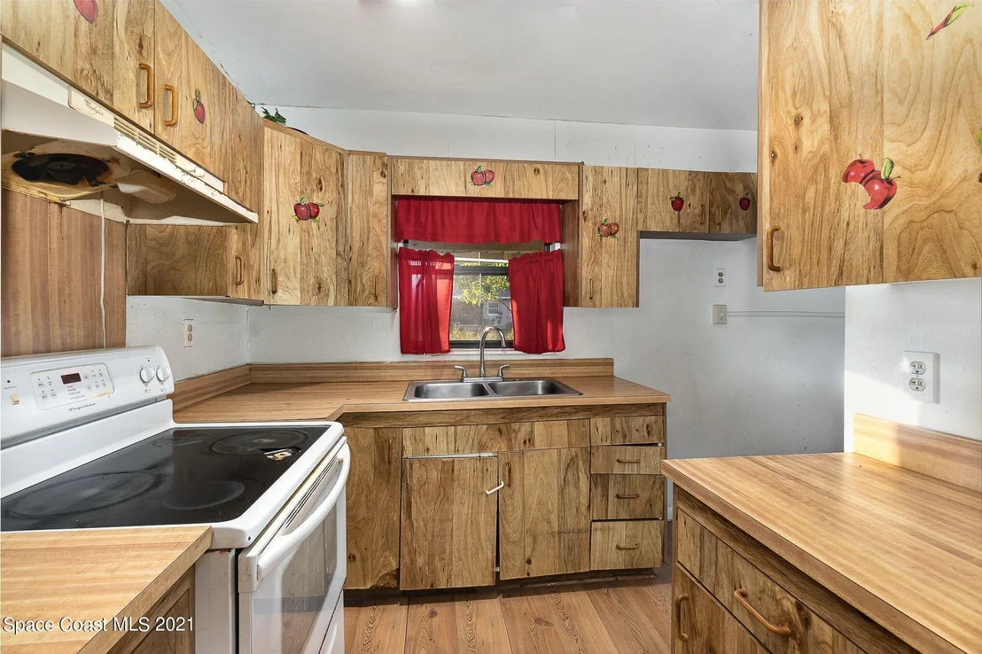 Photo of 705 Thomas Avenue