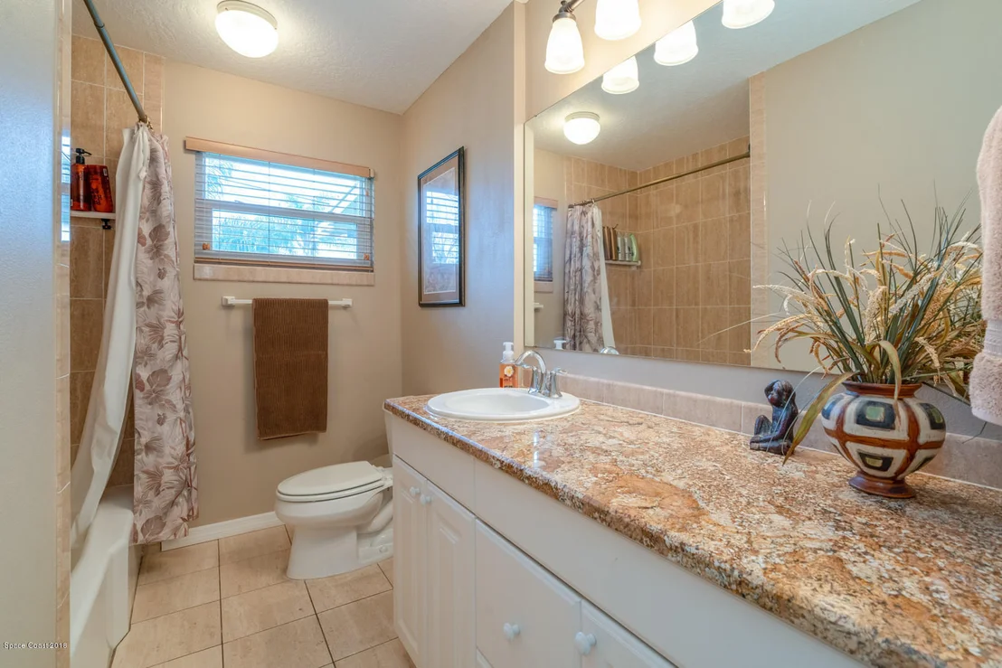 Photo of 846 Mohawk Avenue