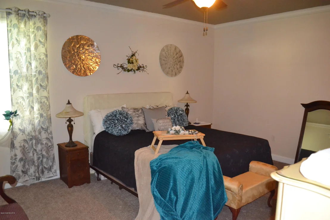 Photo of 521 Waterside Circle