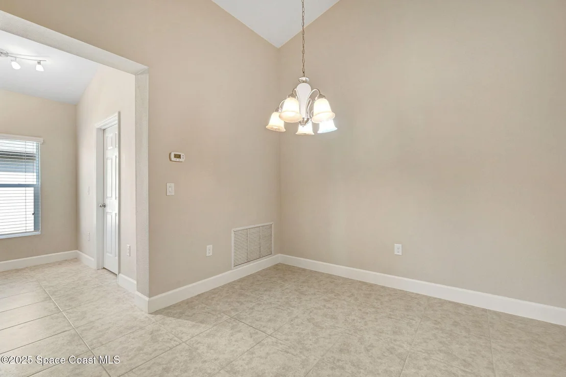 Photo of 1141 Dillard Drive SE