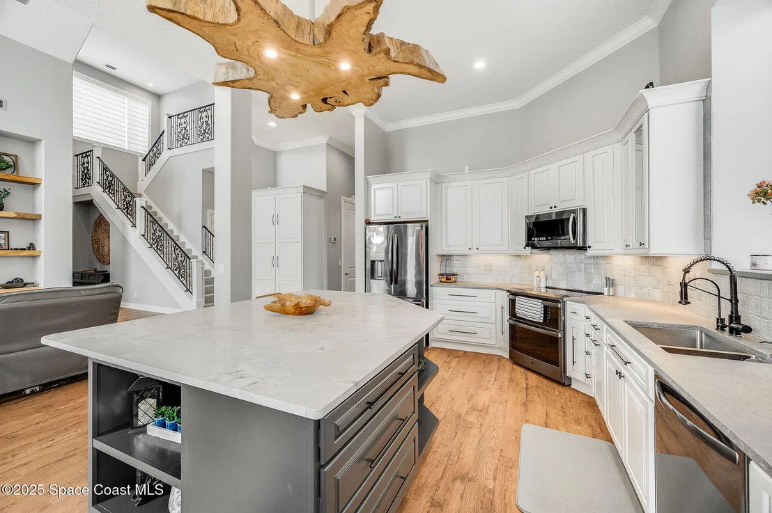 Photo of 4236 Hield Road NW