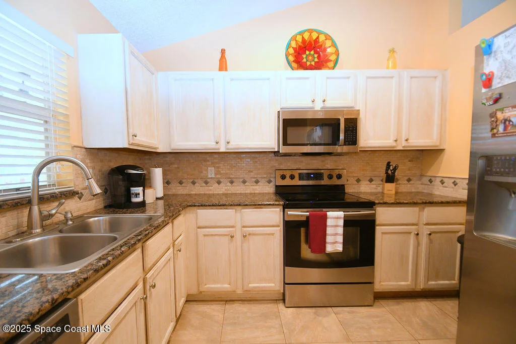 Photo of 1388 Hill Avenue