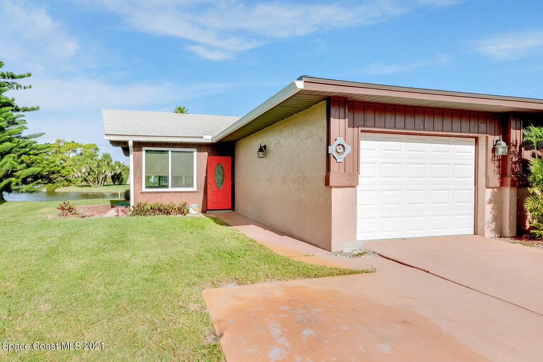 Photo of 310 Bayhead Drive