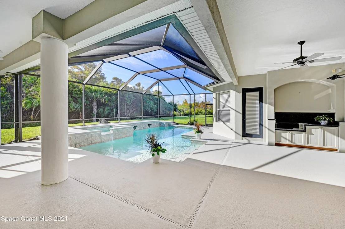 Photo of 882 Oak Park Drive