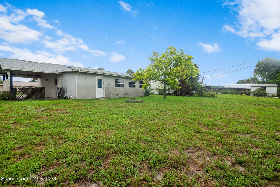 Photo of 3266 Edgewood Drive NE