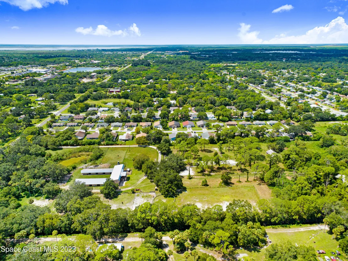 Photo of 2150 Lake Drive