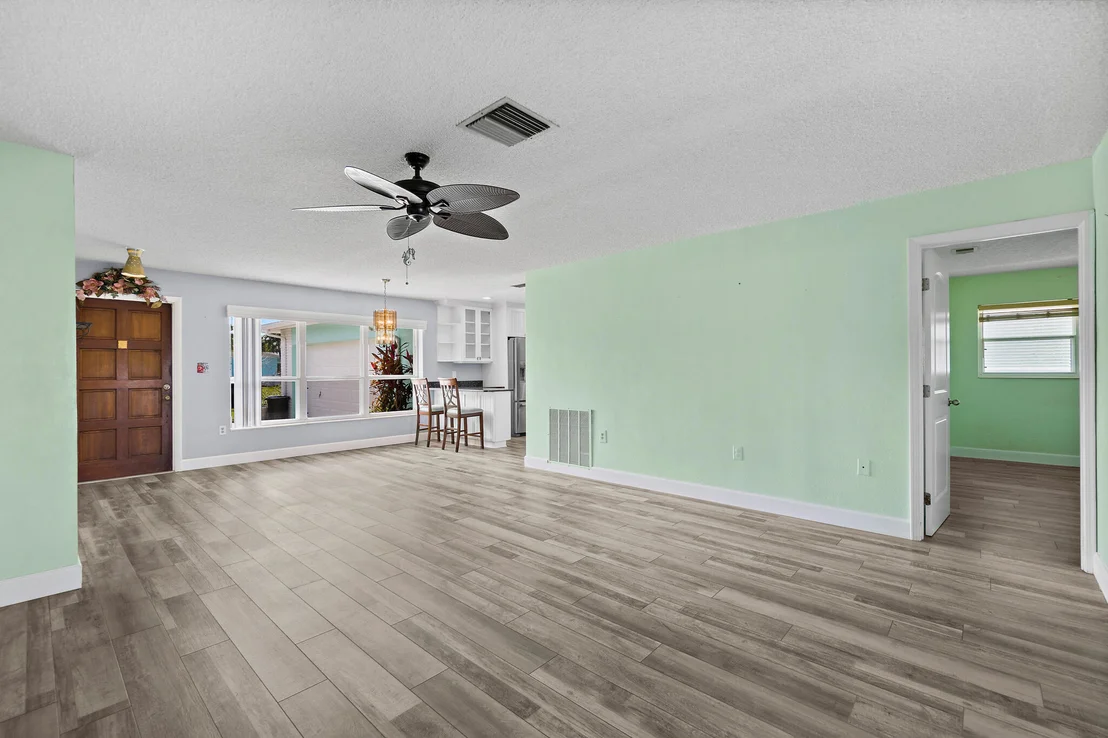 Photo of 453 Penguin Drive