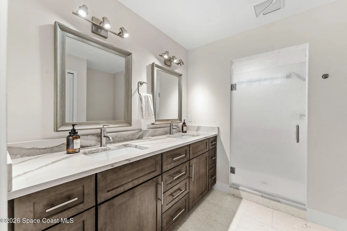 Photo of 207 Riverside Drive