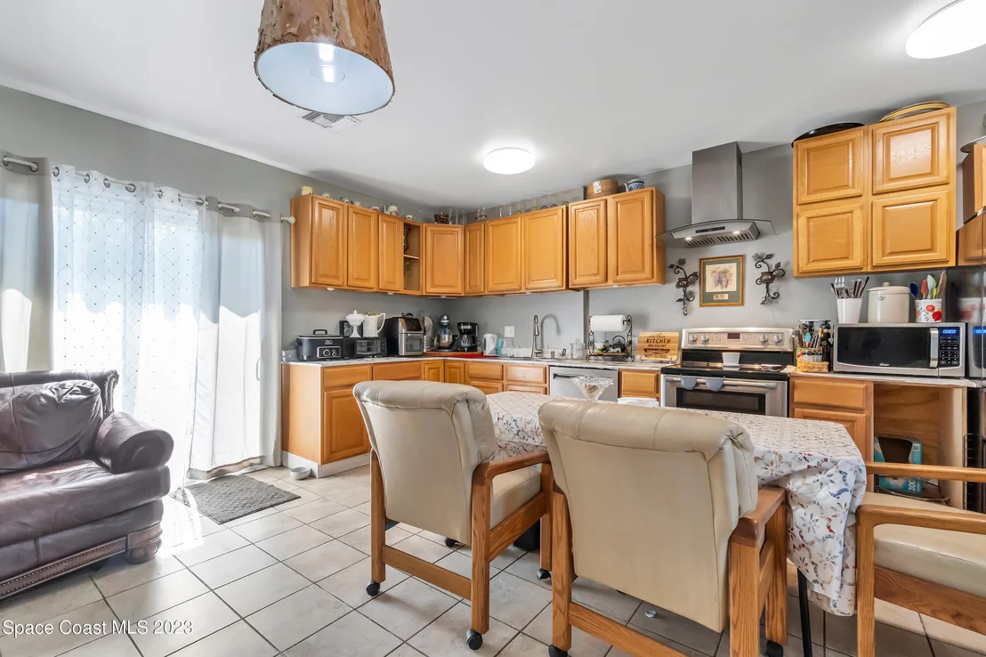 Photo of 1205 Princeton Road