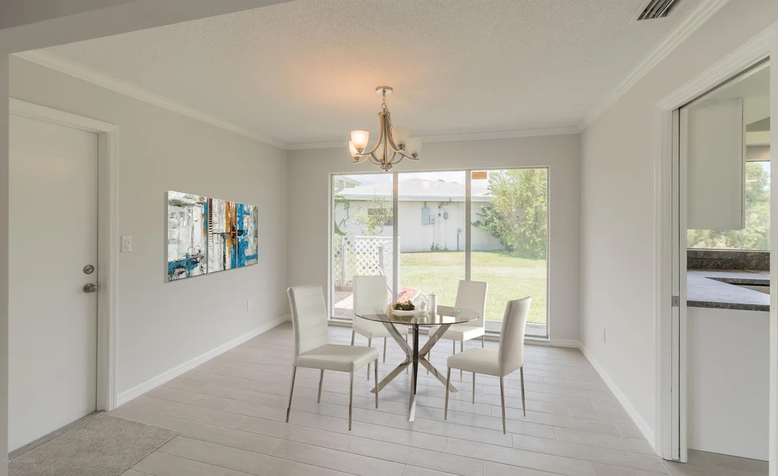 Photo of 1449 Meadowbrook Road NE