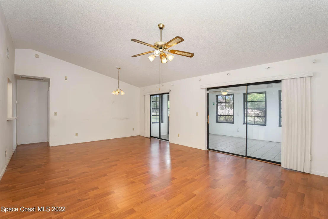 Photo of 299 Eldron Boulevard SE