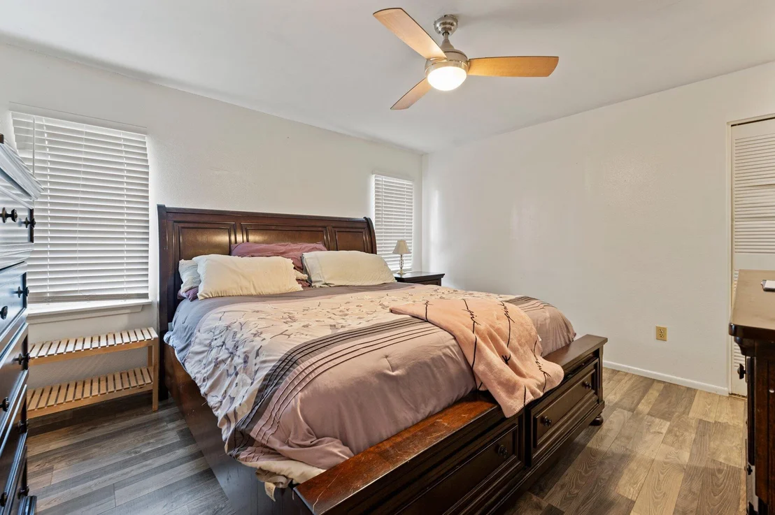 Photo of 822 Onyx Drive NE