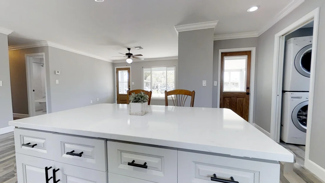 Photo of 872 Mohawk Avenue