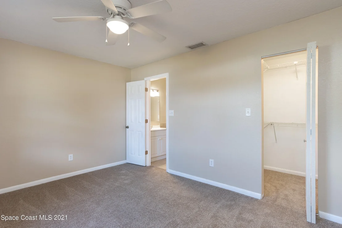 Photo of 5649 Jamaica Road