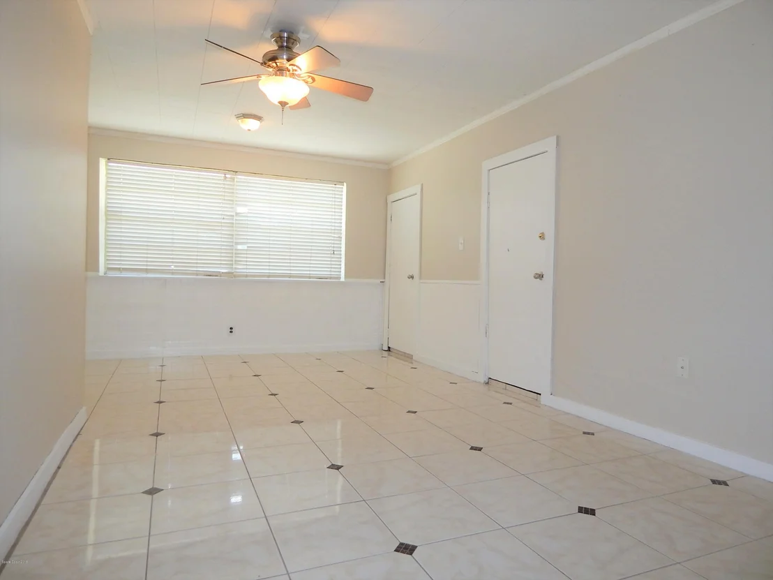 Photo of 1053 Myrtle Lane