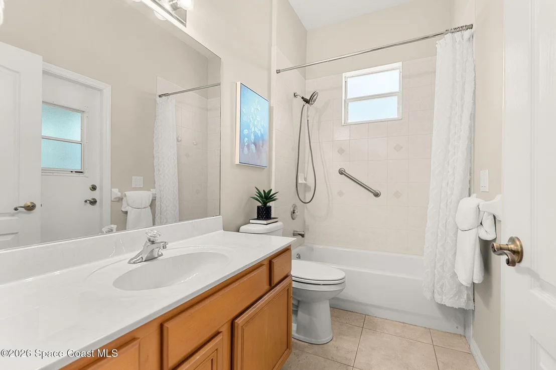 Photo of 1860 Windbrook Drive SE