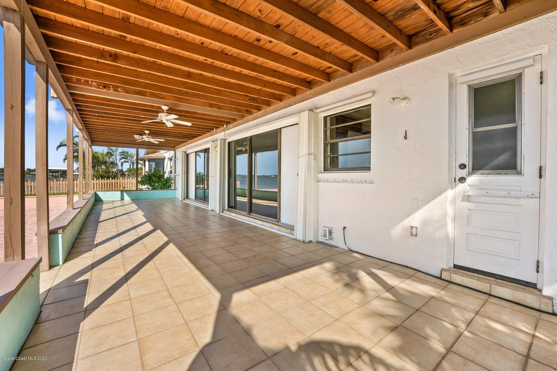 Photo of 447 Riverview Lane