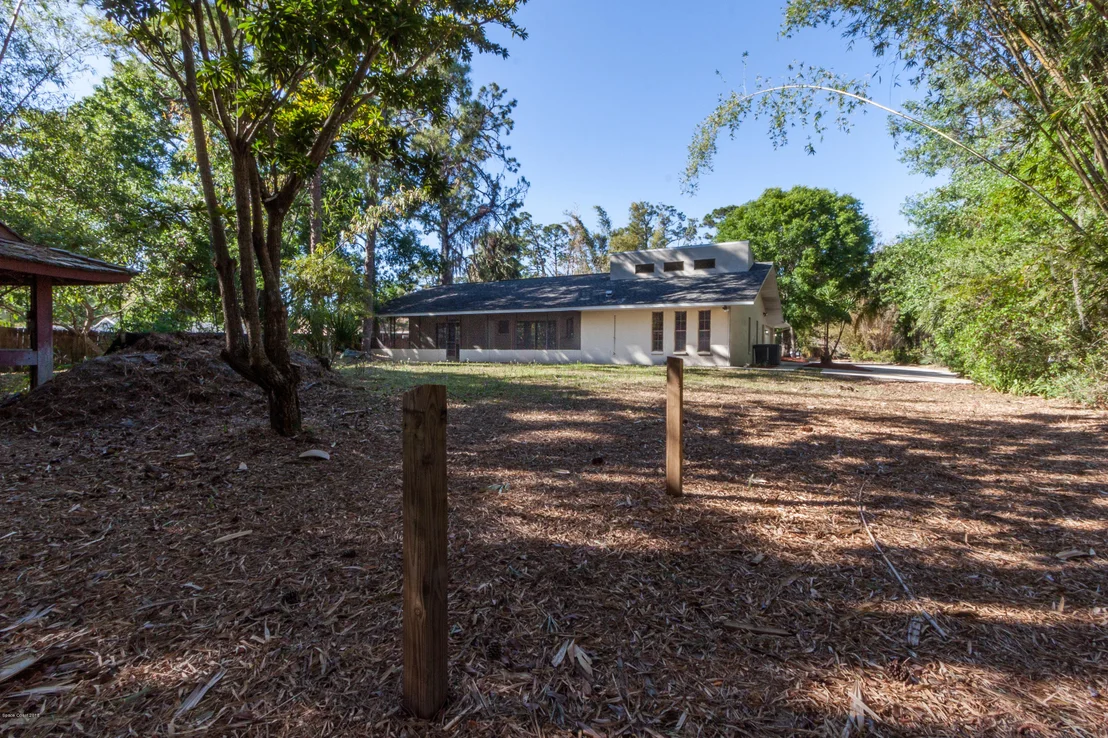 Photo of 8583 Sheridan Road