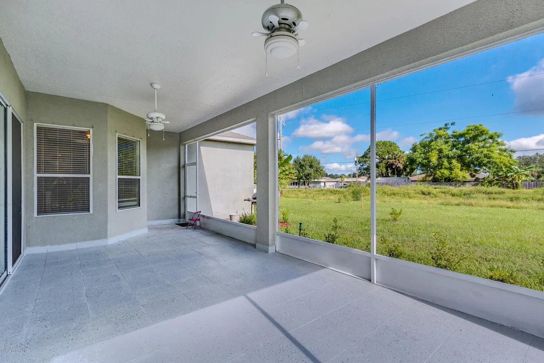 Photo of 899 Lyons Circle NW