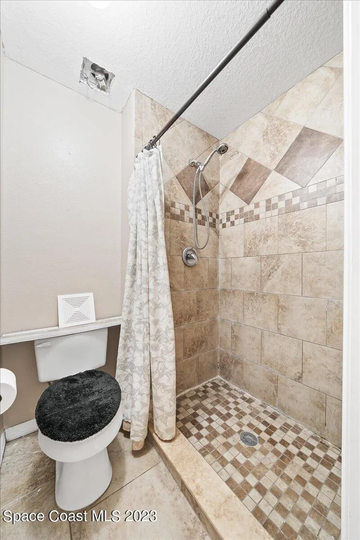 Photo of 6041 Ridge Lake Circle