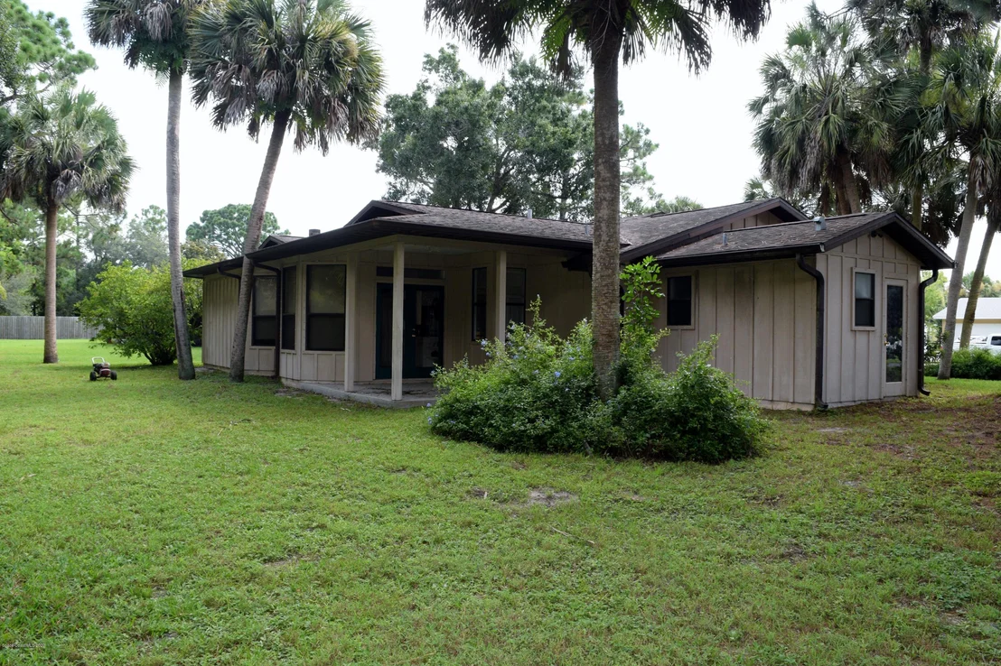 Photo of 617 Dundee Circle