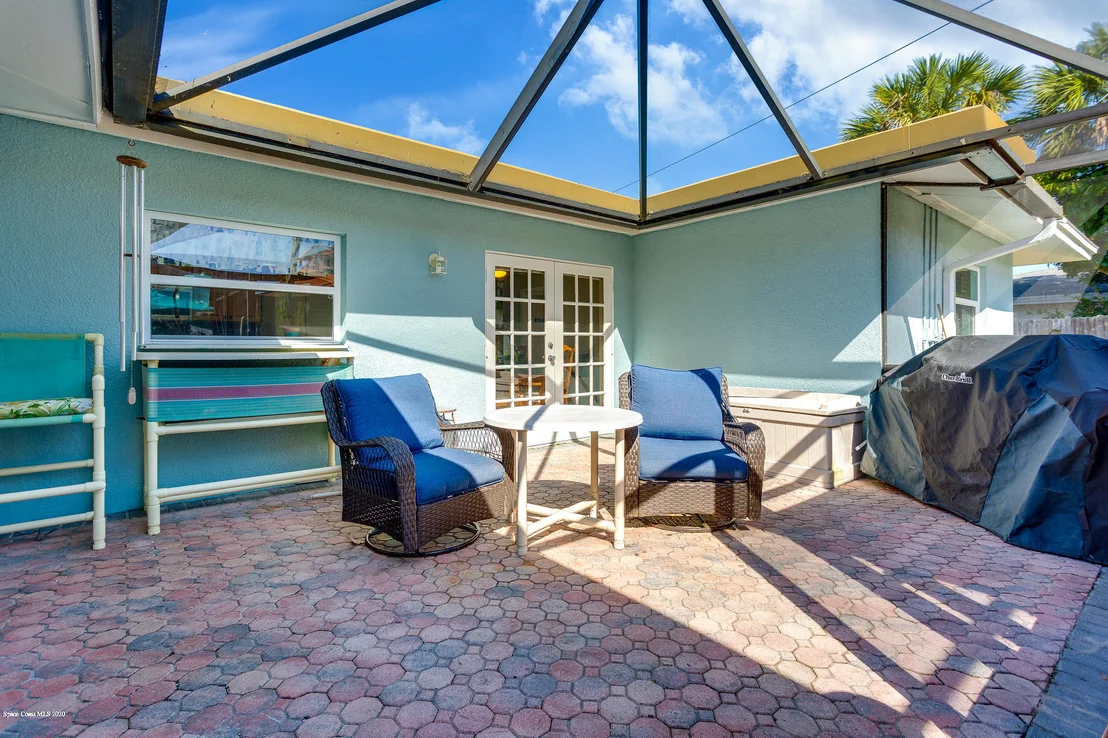 Photo of 611 Mango Drive