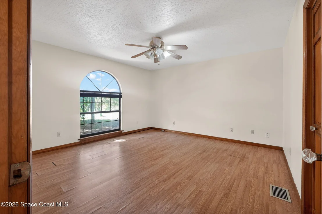 Photo of 3380 Lionel Road