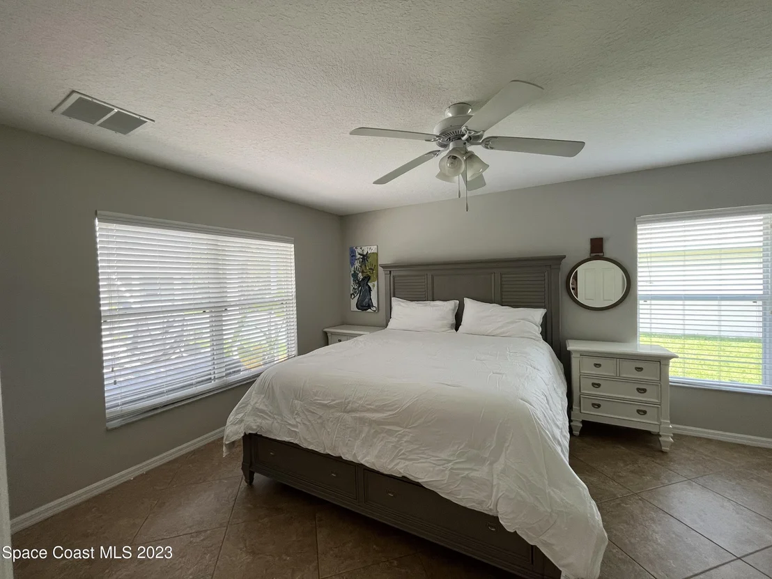 Photo of 997 Gulfstream Avenue