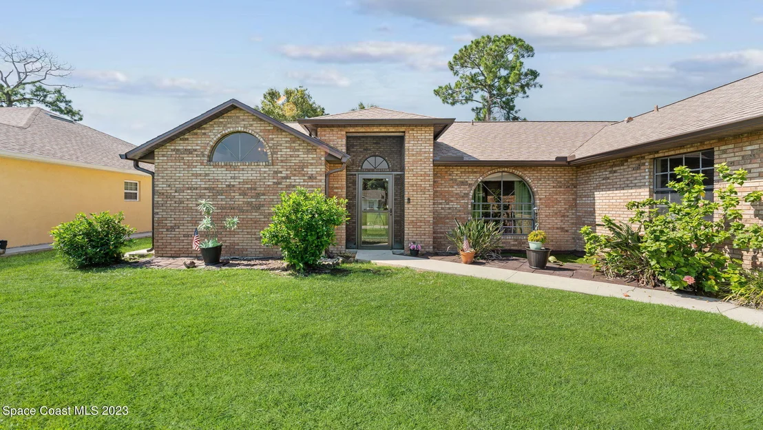 Photo of 1382 Buffing Circle SE