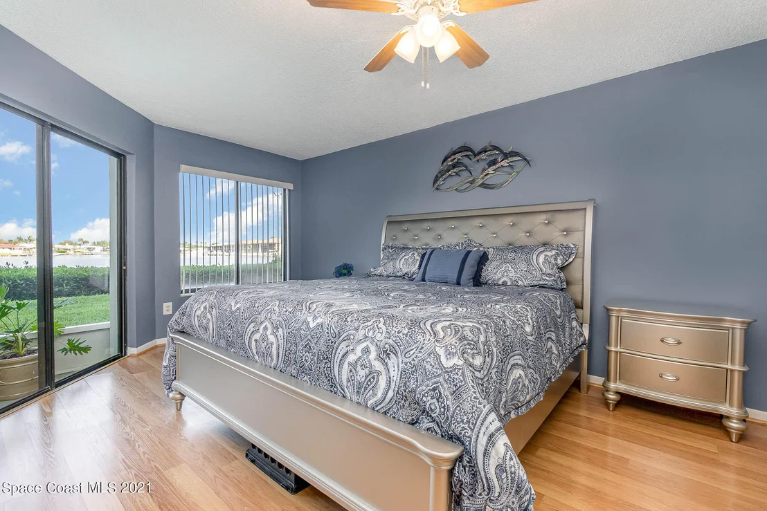 Photo of Unit 1104 at 1700 Commodore Boulevard