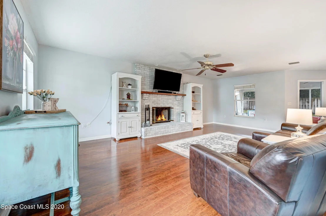 Photo of 892 Spirea Drive