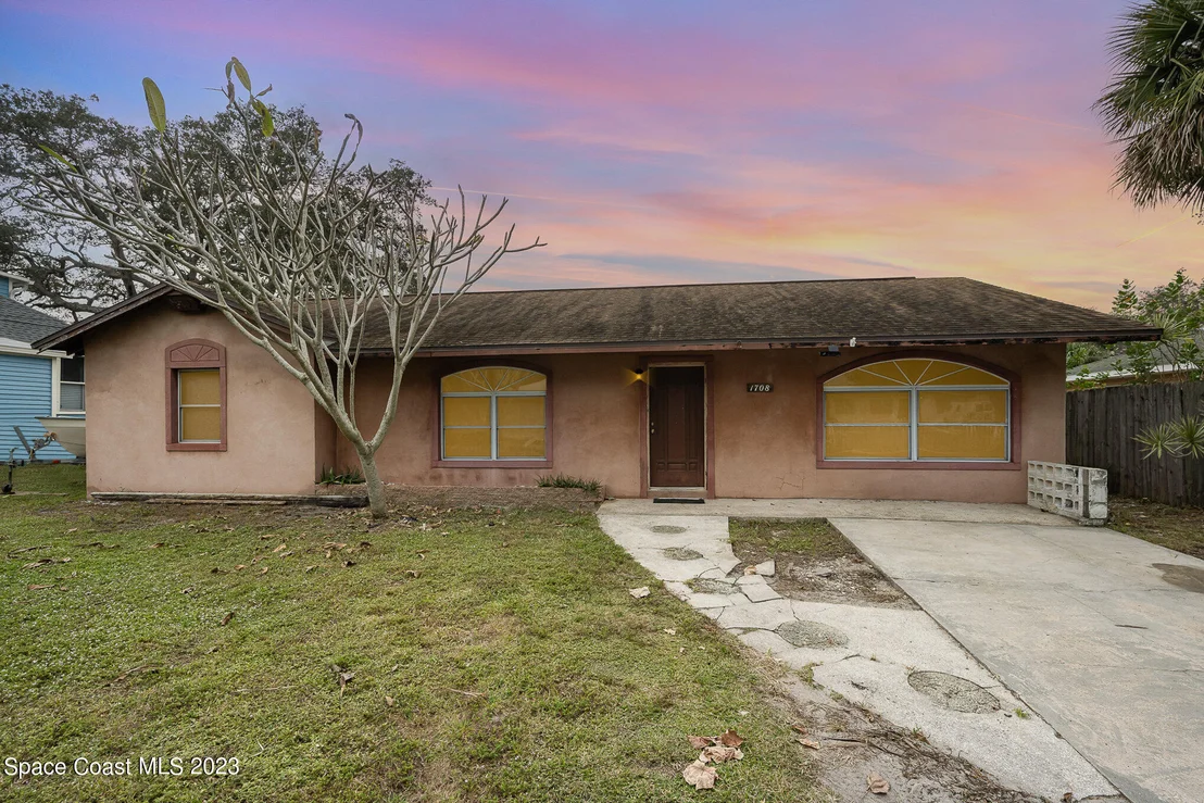 Photo of 1708 Guava Avenue