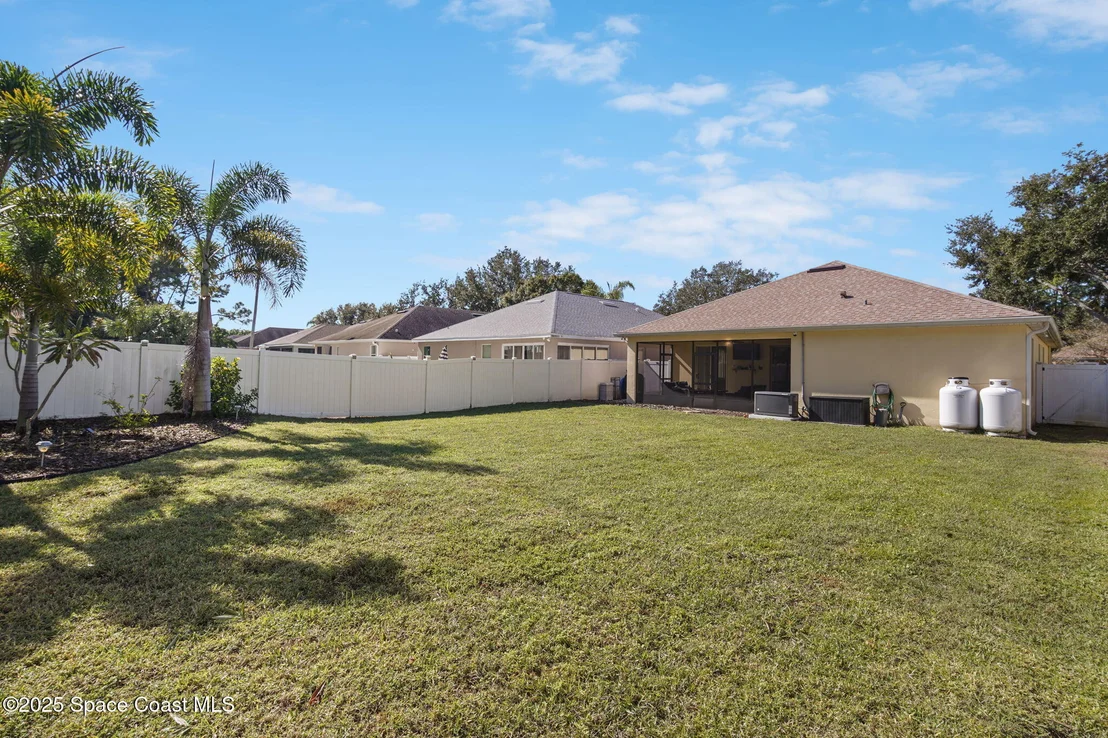Photo of 381 Waterside Circle