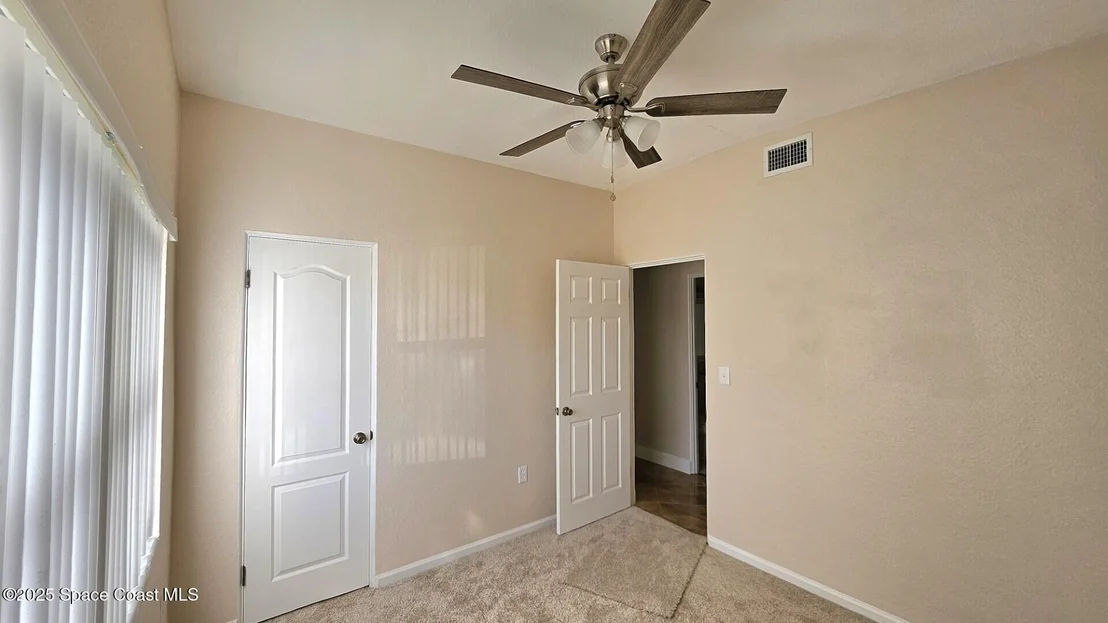 Photo of 402 Edinburgh Drive