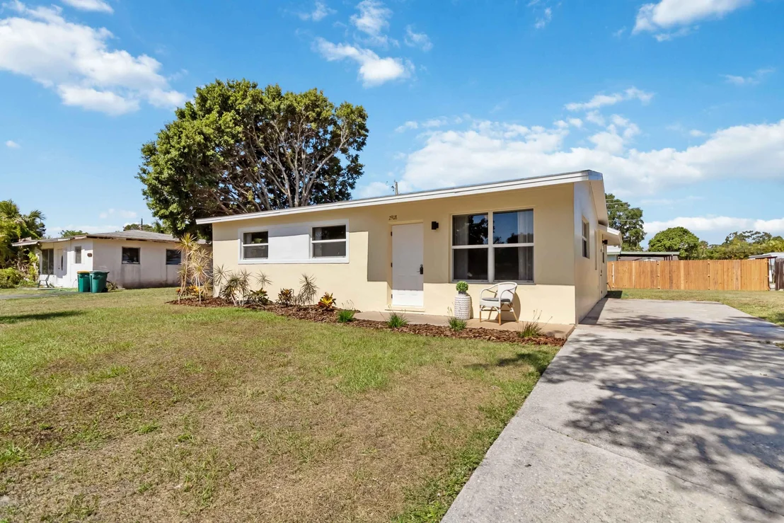 Photo of 2908 Emory Street