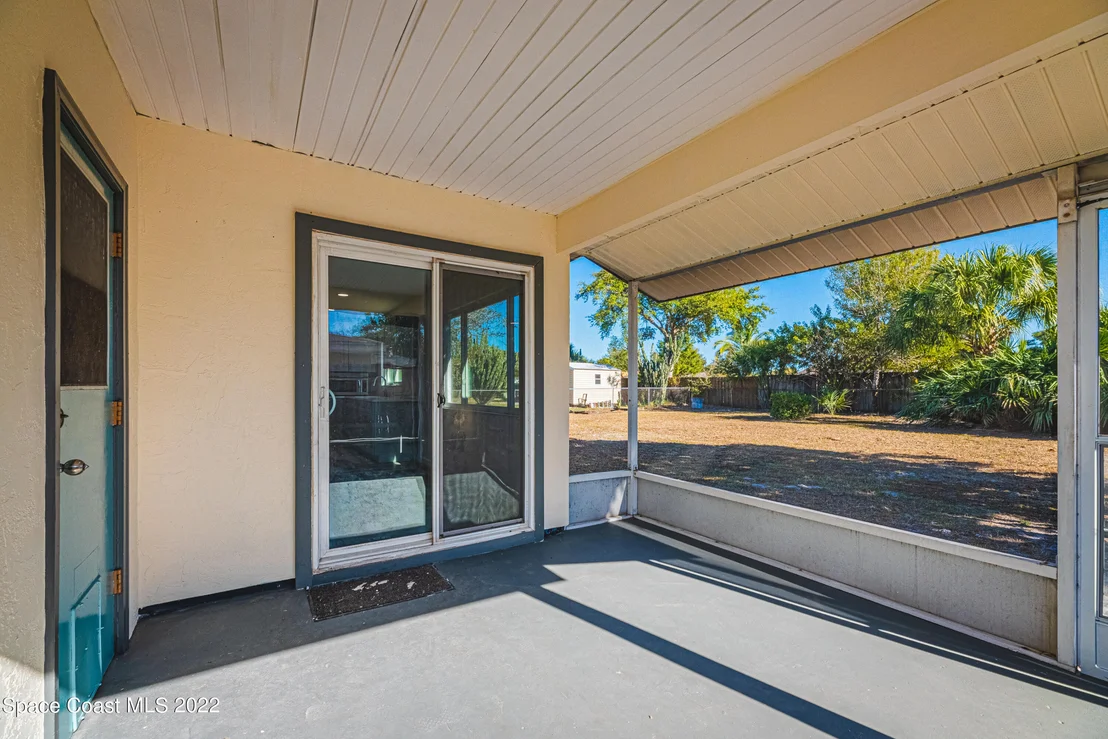 Photo of 1311 Mariposa Drive NE