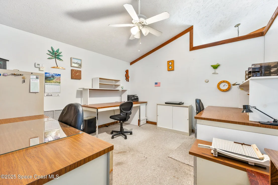 Photo of 1007 Pineapple Avenue NE