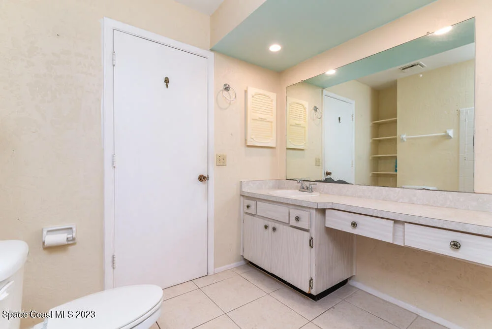 Photo of 721 Arundo Avenue NE