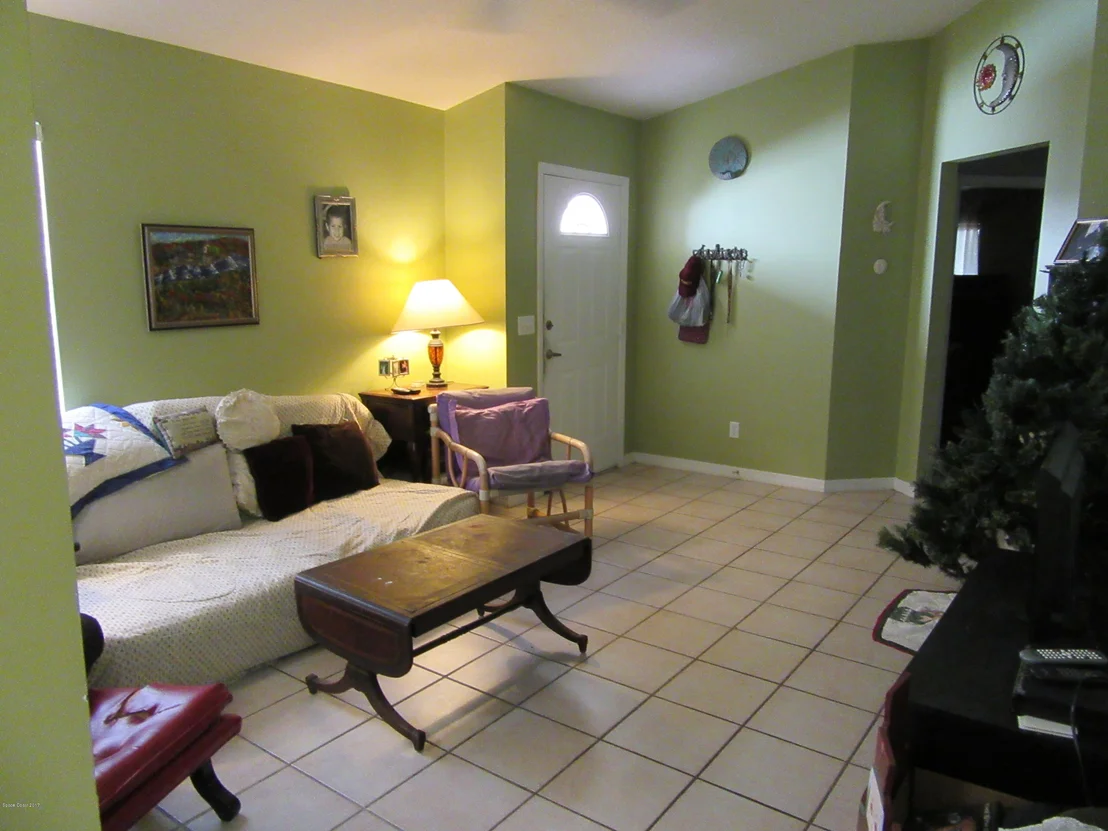 Photo of 1247 Goldenrod Circle NE