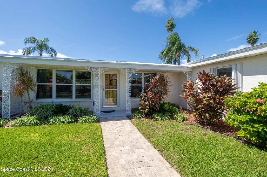 Photo of 209 River Road