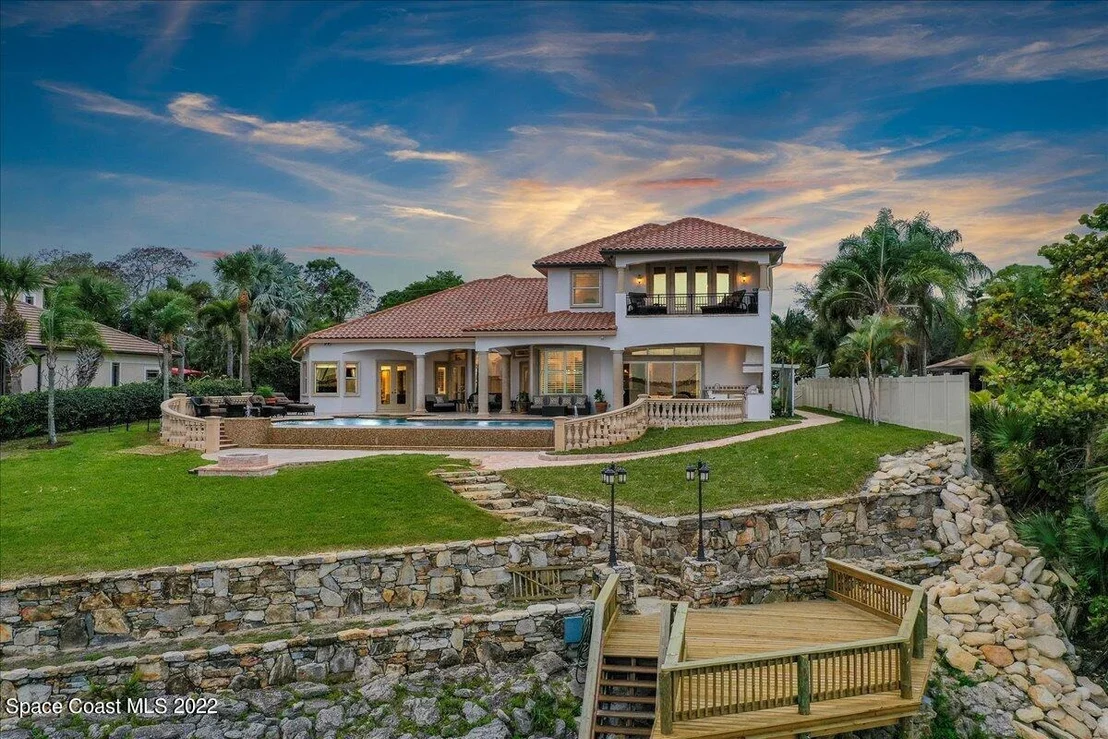 Photo of 671 Indian River Drive