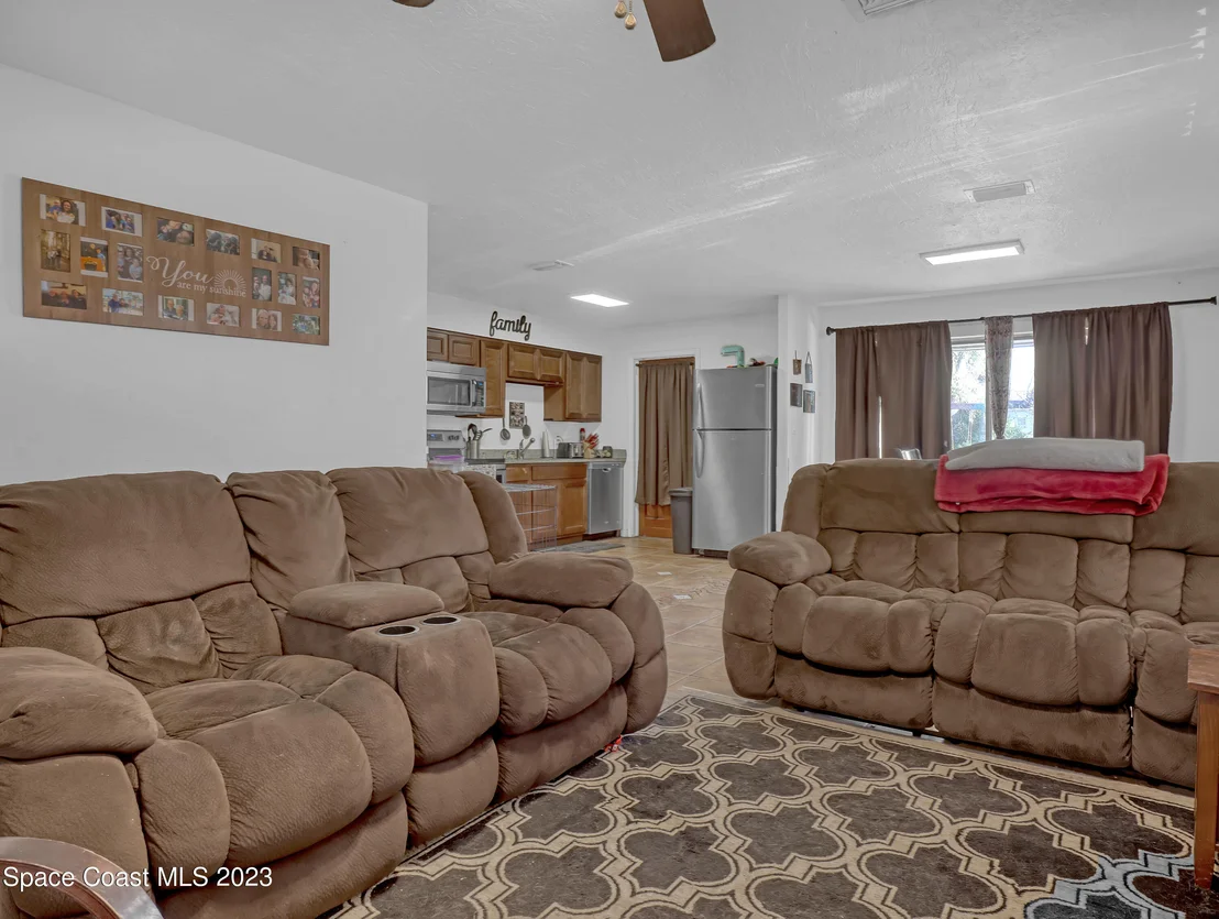 Photo of 2463 Leewood Boulevard