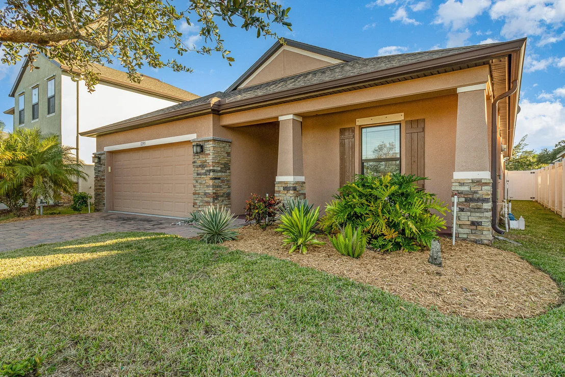 Photo of 1295 Fuji Drive