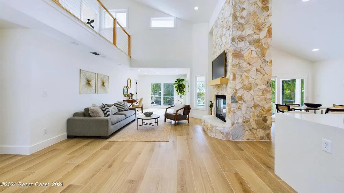 Photo of 396 Riverview Lane