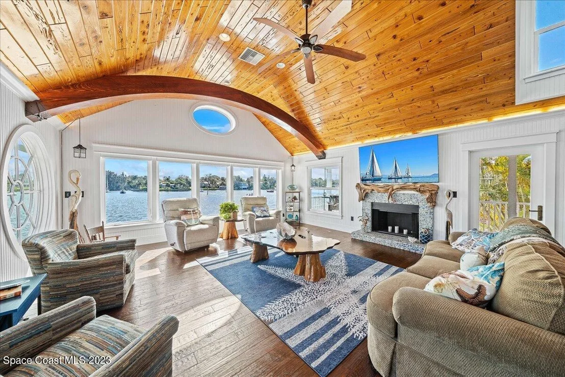 Photo of 1115 Hyde Park Lane