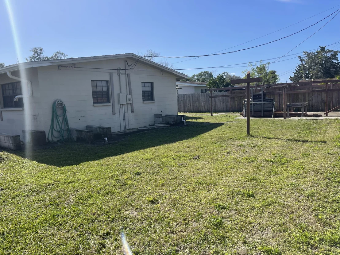 Photo of 2460 Victor Road