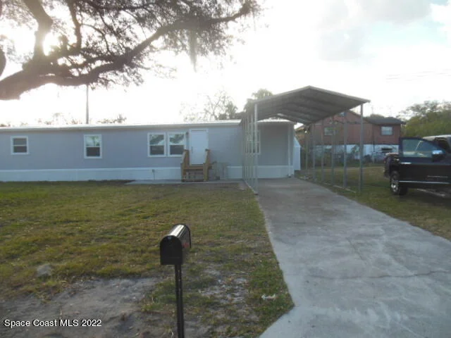 Photo of 335 Maplewood Boulevard