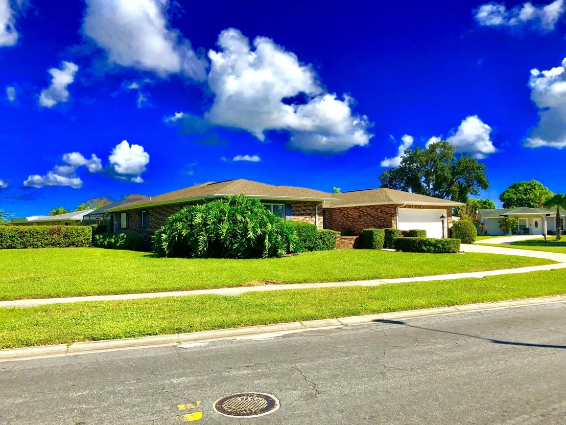Photo of 1481 Meadowbrook Road NE