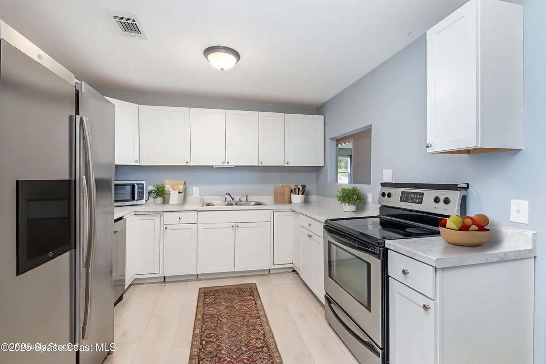 Photo of 190 Stephenson Drive NE