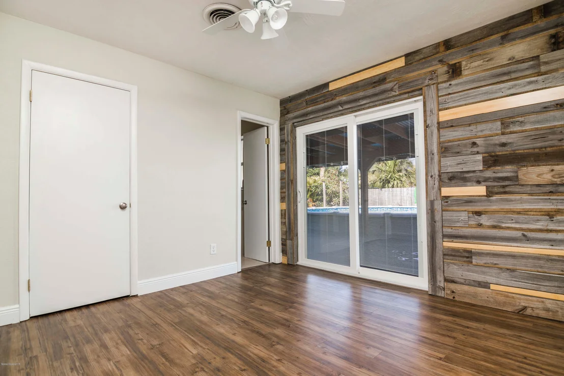 Photo of 141 SE 3rd Street